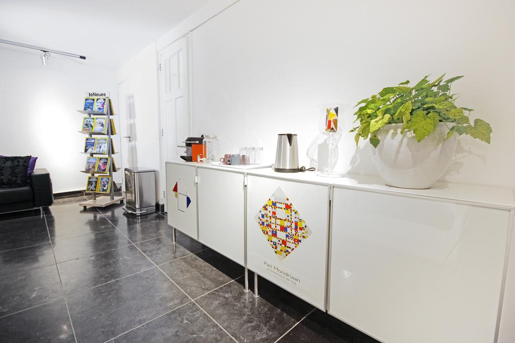 Ground Floor Canal Apartment Amsterdam Exteriör bild